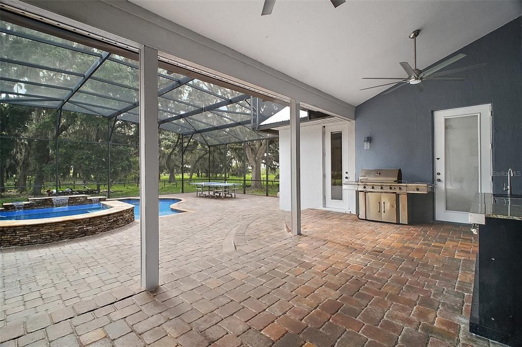 For Sale: $1,100,000 (4 beds, 4 baths, 2615 Square Feet)