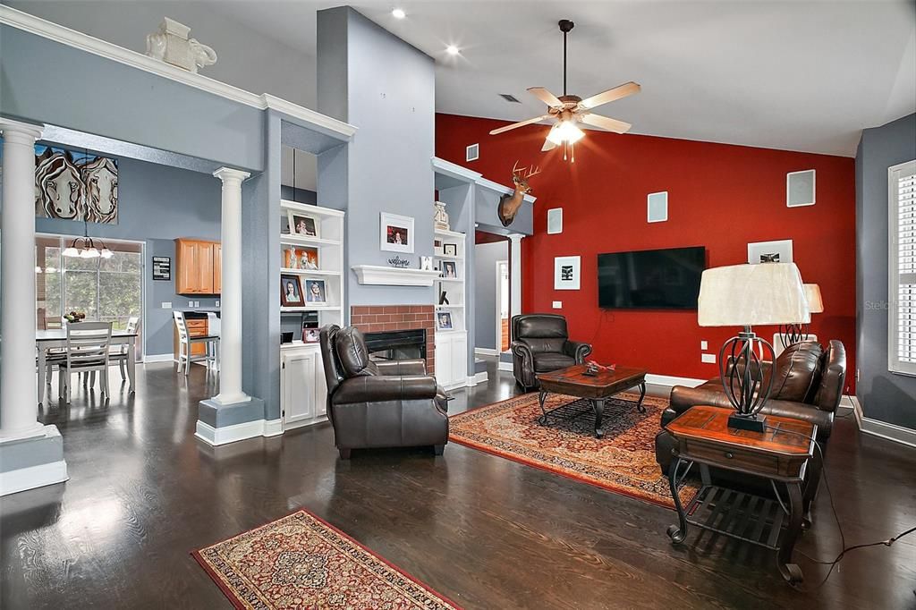 For Sale: $1,100,000 (4 beds, 4 baths, 2615 Square Feet)