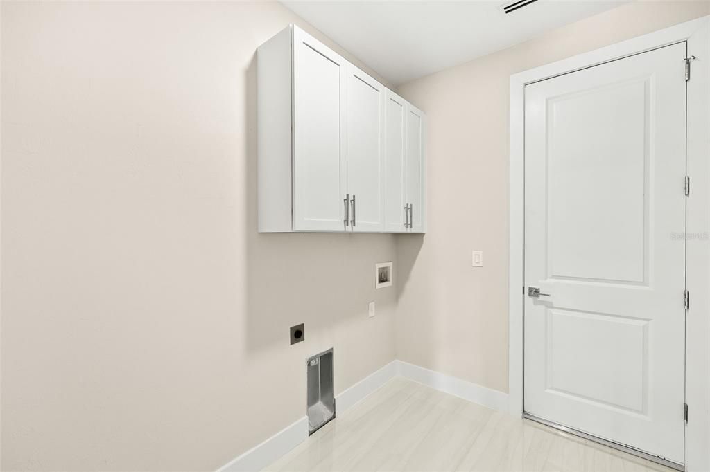 Activo con contrato: $515,000 (4 camas, 2 baños, 1800 Pies cuadrados)