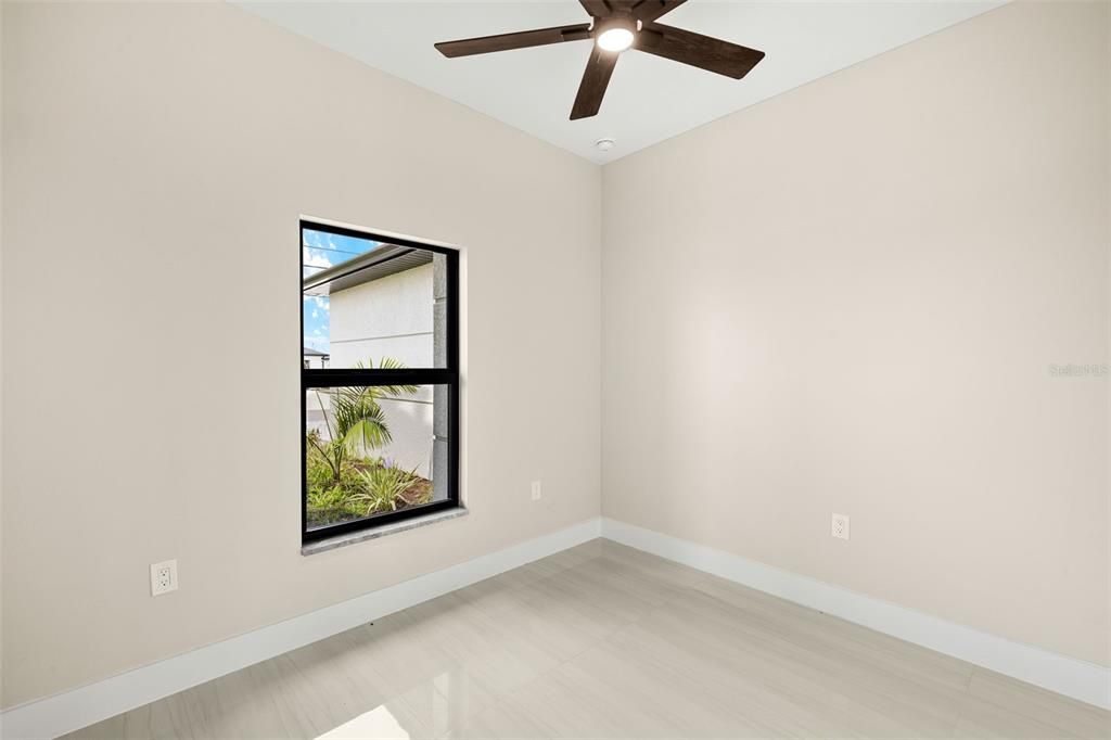 Activo con contrato: $515,000 (4 camas, 2 baños, 1800 Pies cuadrados)