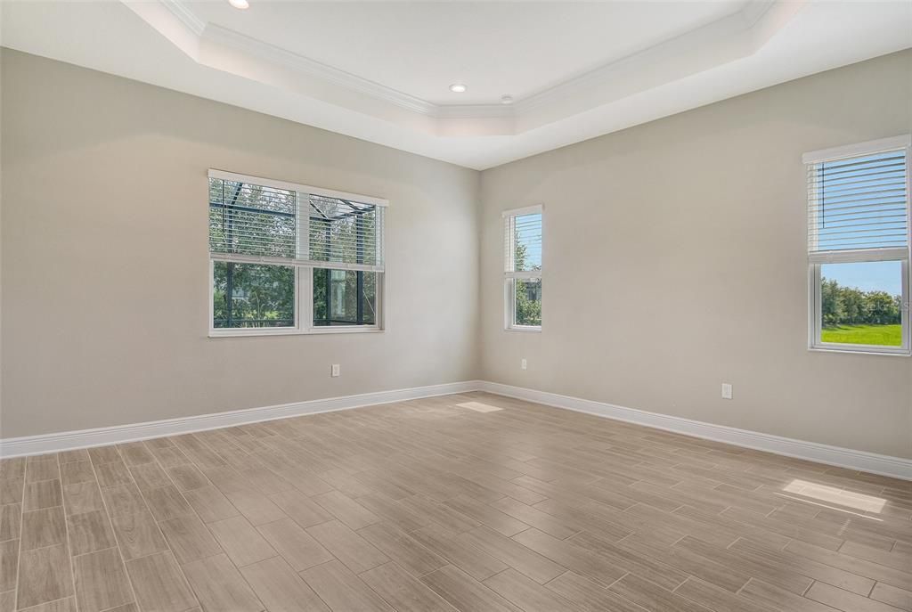 Под контрактом: $707,990 (3 спален, 2 ванн, 2328 Квадратных фут)