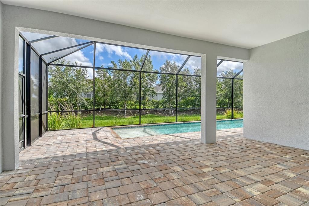 Под контрактом: $707,990 (3 спален, 2 ванн, 2328 Квадратных фут)