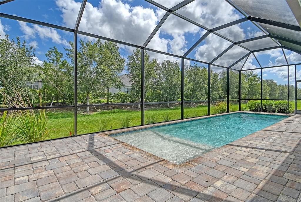 Под контрактом: $707,990 (3 спален, 2 ванн, 2328 Квадратных фут)