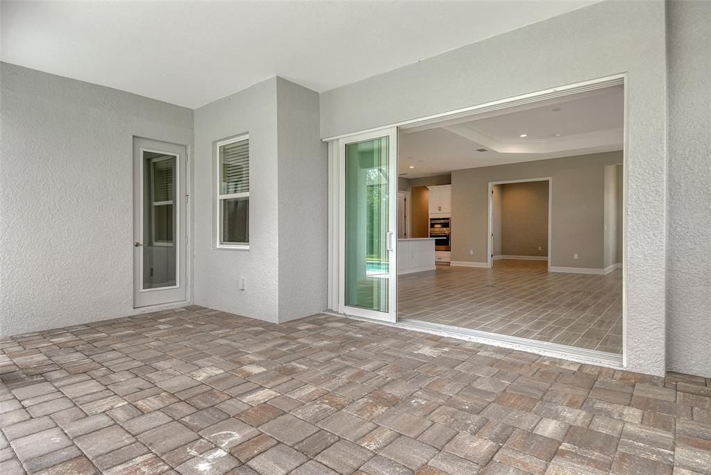 Под контрактом: $707,990 (3 спален, 2 ванн, 2328 Квадратных фут)