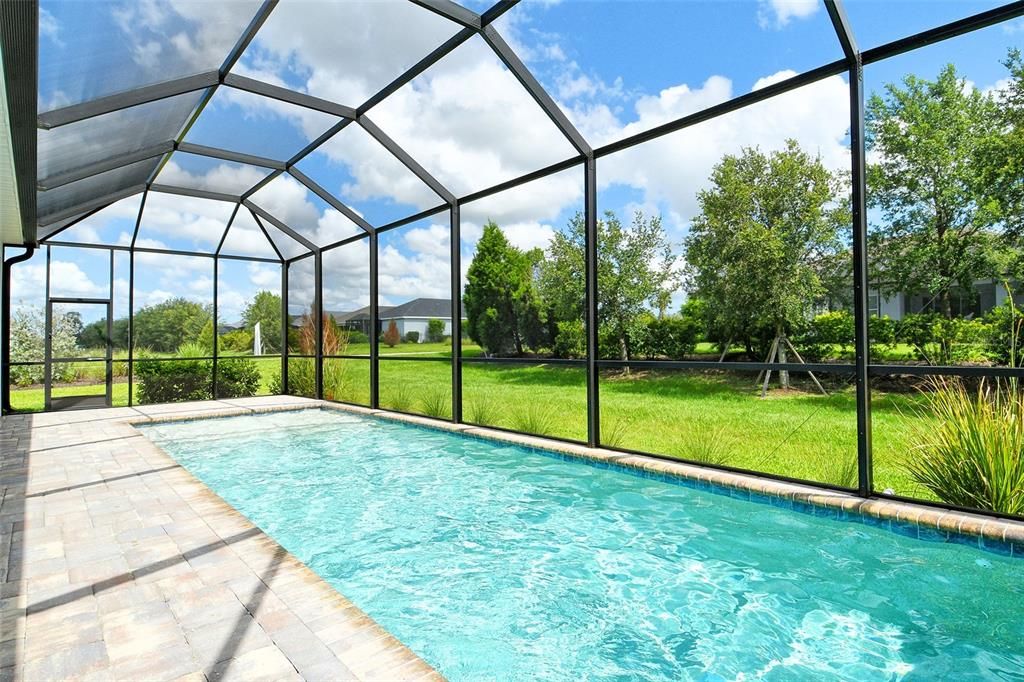 Под контрактом: $707,990 (3 спален, 2 ванн, 2328 Квадратных фут)