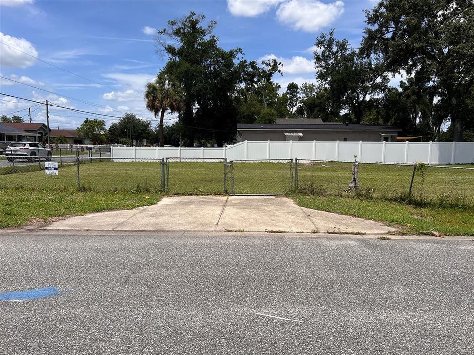 待售: $115,000 (0.21 acres)