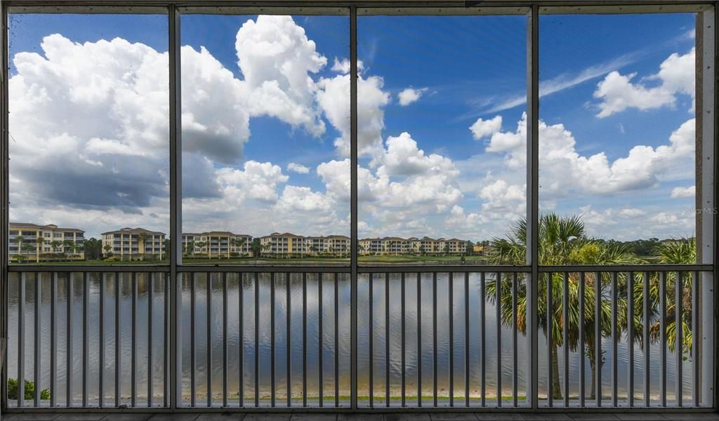 合同活跃: $435,000 (2 贝兹, 2 浴室, 1400 平方英尺)