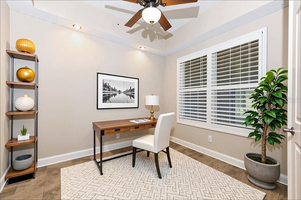 合同活跃: $435,000 (2 贝兹, 2 浴室, 1400 平方英尺)