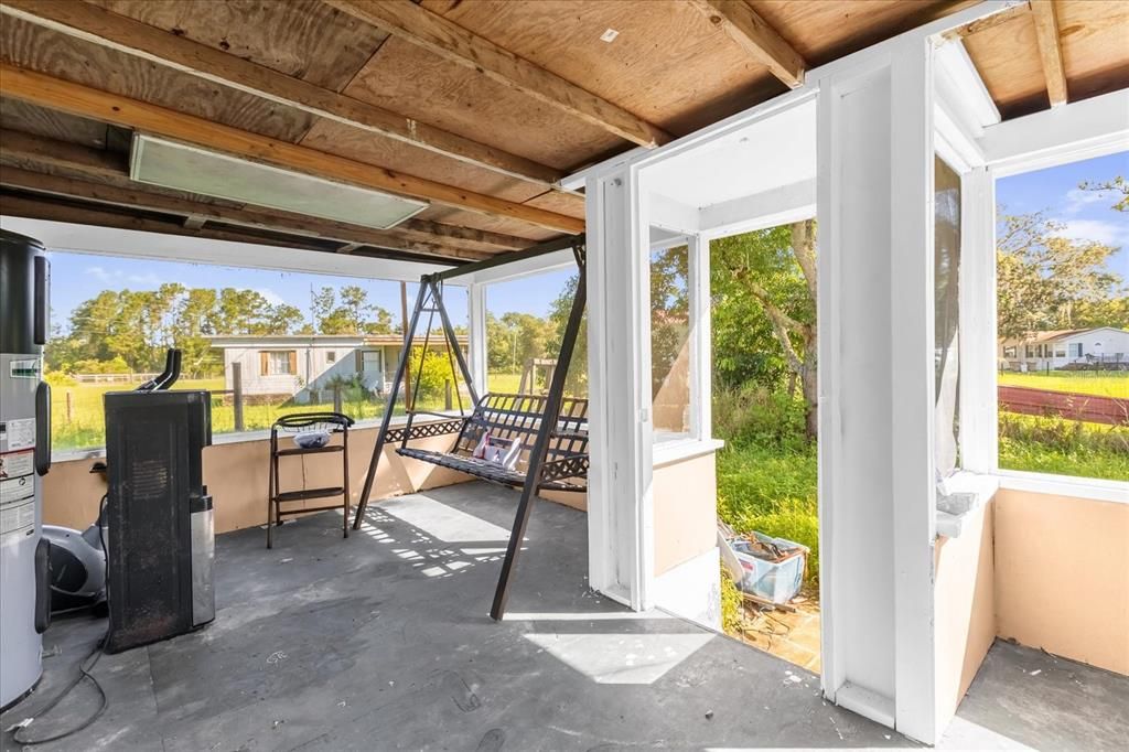 For Sale: $299,999 (3 beds, 2 baths, 1548 Square Feet)