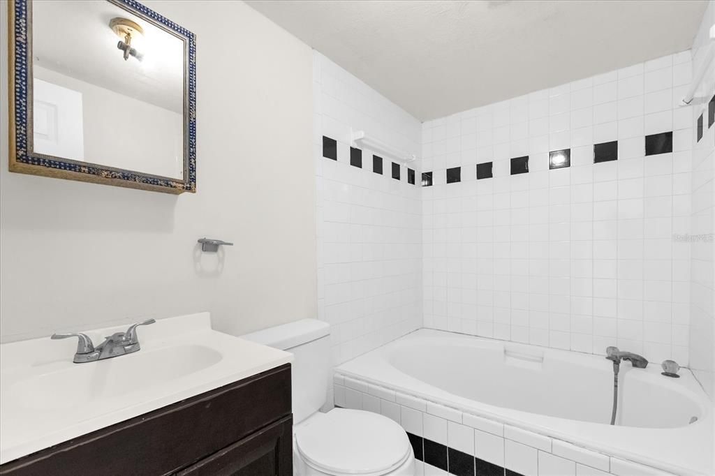 For Sale: $299,999 (3 beds, 2 baths, 1548 Square Feet)