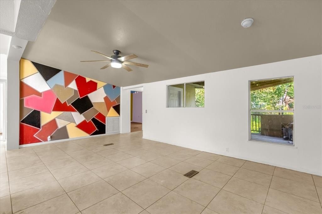 For Sale: $299,999 (3 beds, 2 baths, 1548 Square Feet)