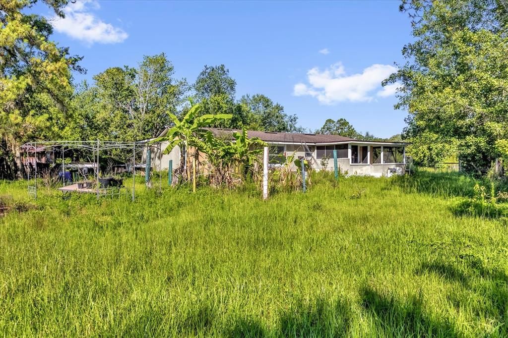 For Sale: $299,999 (3 beds, 2 baths, 1548 Square Feet)