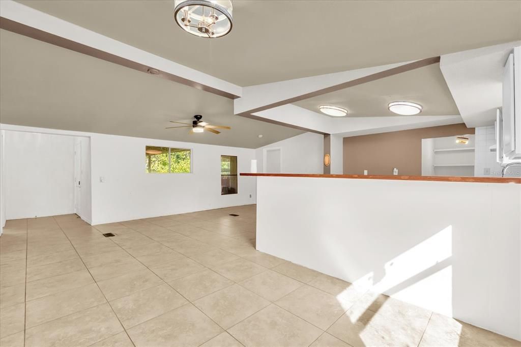 For Sale: $299,999 (3 beds, 2 baths, 1548 Square Feet)