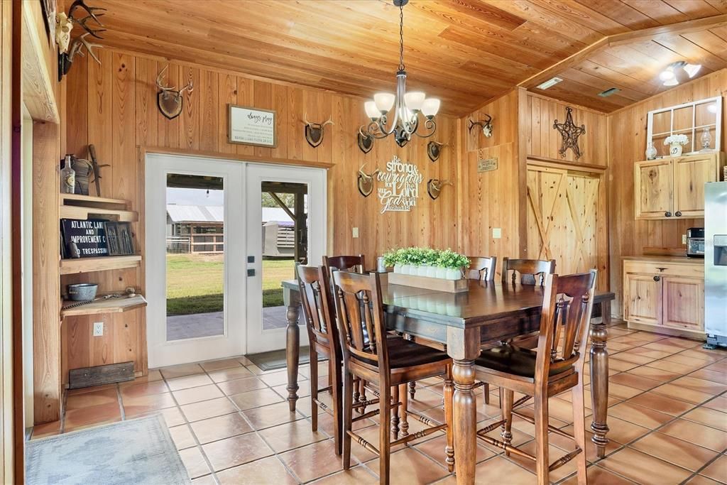 На продажу: $1,349,000 (4 спален, 2 ванн, 2145 Квадратных фут)
