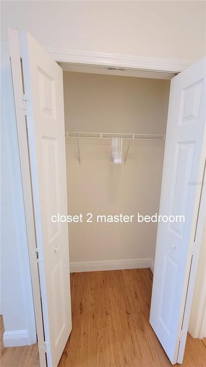 Activo con contrato: $1,990 (3 camas, 2 baños, 1231 Pies cuadrados)