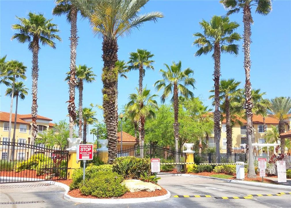 Activo con contrato: $1,990 (3 camas, 2 baños, 1231 Pies cuadrados)