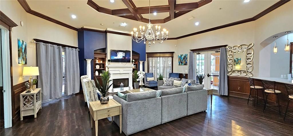 Activo con contrato: $1,990 (3 camas, 2 baños, 1231 Pies cuadrados)