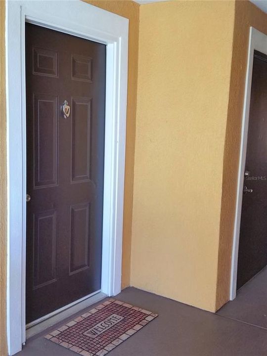 Activo con contrato: $1,990 (3 camas, 2 baños, 1231 Pies cuadrados)