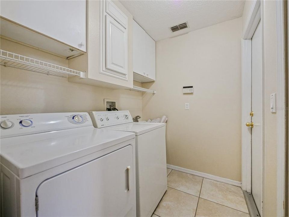 В аренду: $3,500 (4 спален, 3 ванн, 2727 Квадратных фут)