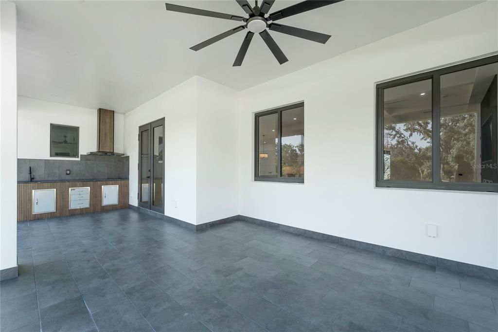 En Venta: $1,125,000 (4 camas, 3 baños, 3374 Pies cuadrados)