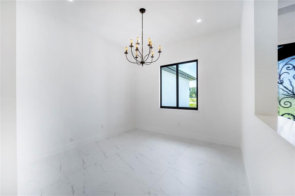 En Venta: $1,125,000 (4 camas, 3 baños, 3374 Pies cuadrados)