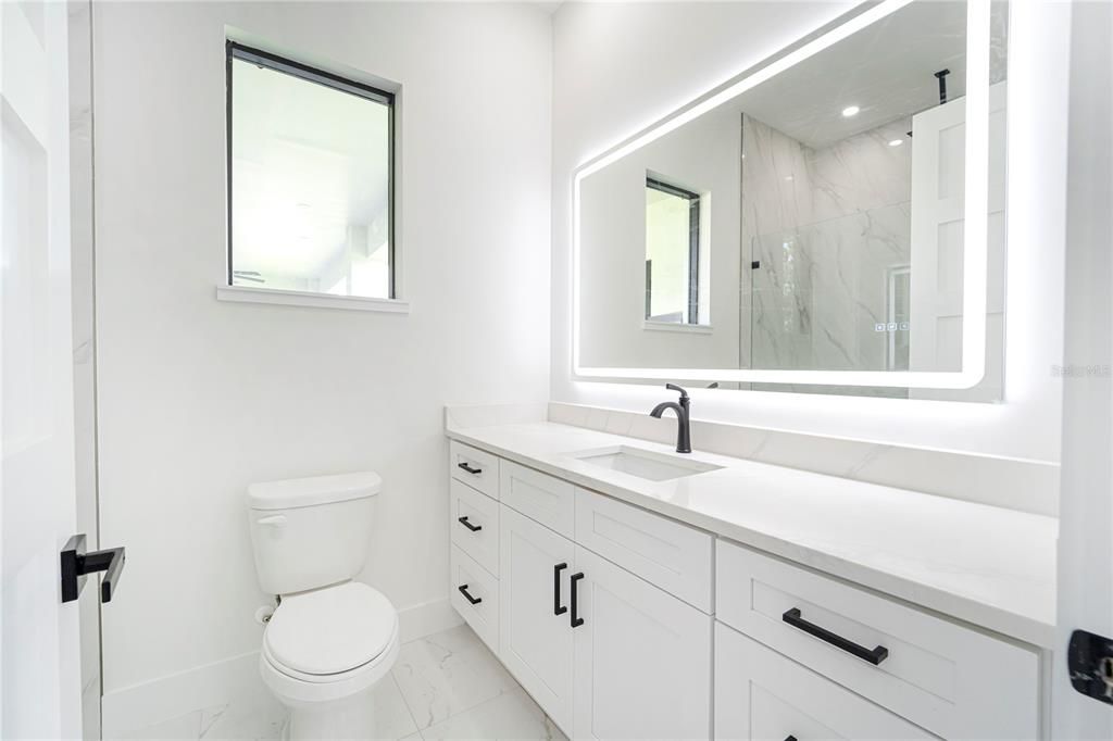 En Venta: $1,125,000 (4 camas, 3 baños, 3374 Pies cuadrados)