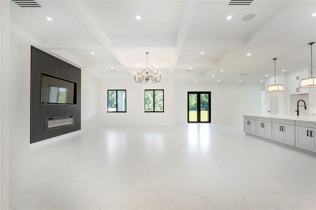 En Venta: $1,125,000 (4 camas, 3 baños, 3374 Pies cuadrados)