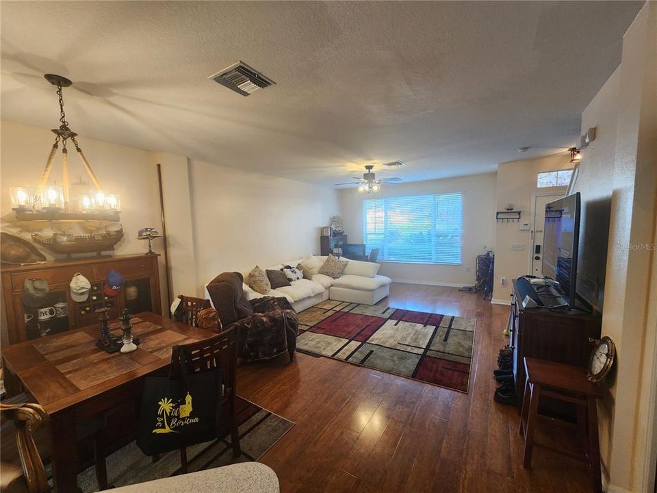 En Venta: $219,900 (2 camas, 1 baños, 1242 Pies cuadrados)