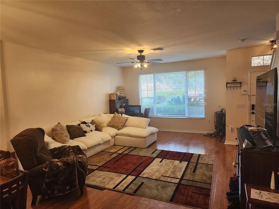 En Venta: $219,900 (2 camas, 1 baños, 1242 Pies cuadrados)