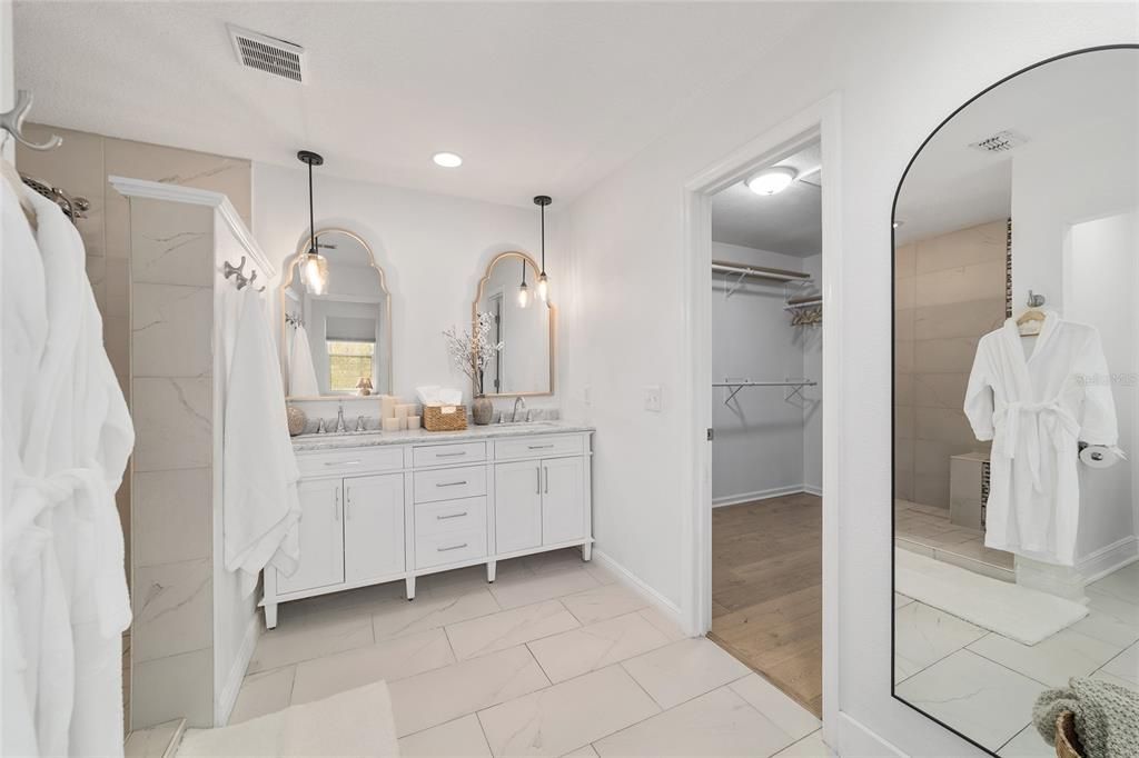 En Venta: $899,000 (5 camas, 3 baños, 2822 Pies cuadrados)