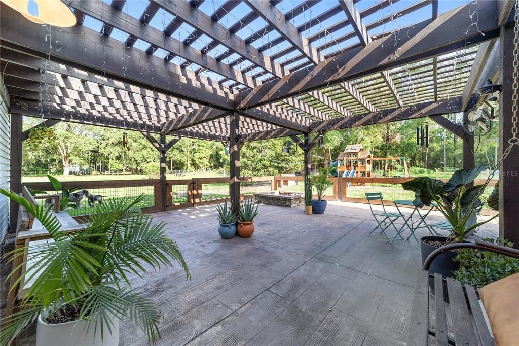 En Venta: $899,000 (5 camas, 3 baños, 2822 Pies cuadrados)