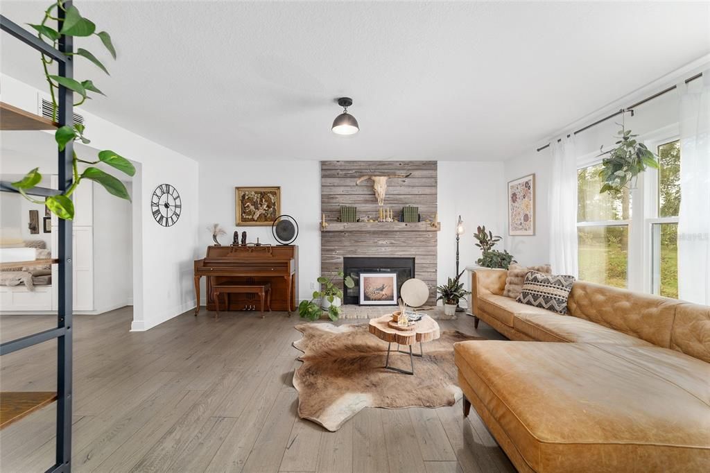 En Venta: $899,000 (5 camas, 3 baños, 2822 Pies cuadrados)