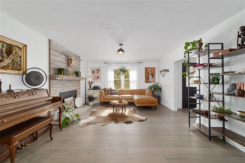 En Venta: $899,000 (5 camas, 3 baños, 2822 Pies cuadrados)