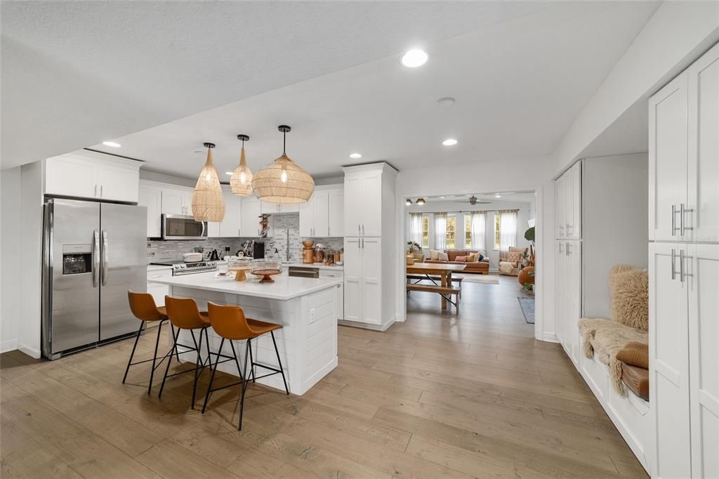 En Venta: $899,000 (5 camas, 3 baños, 2822 Pies cuadrados)