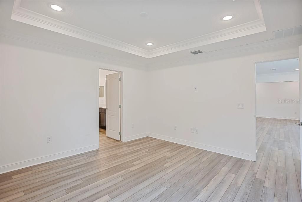 Active With Contract: $354,900 (3 beds, 2 baths, 1760 Square Feet)