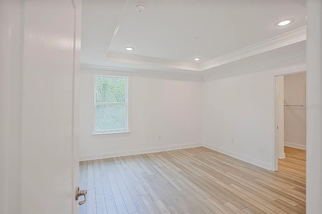 Active With Contract: $354,900 (3 beds, 2 baths, 1760 Square Feet)