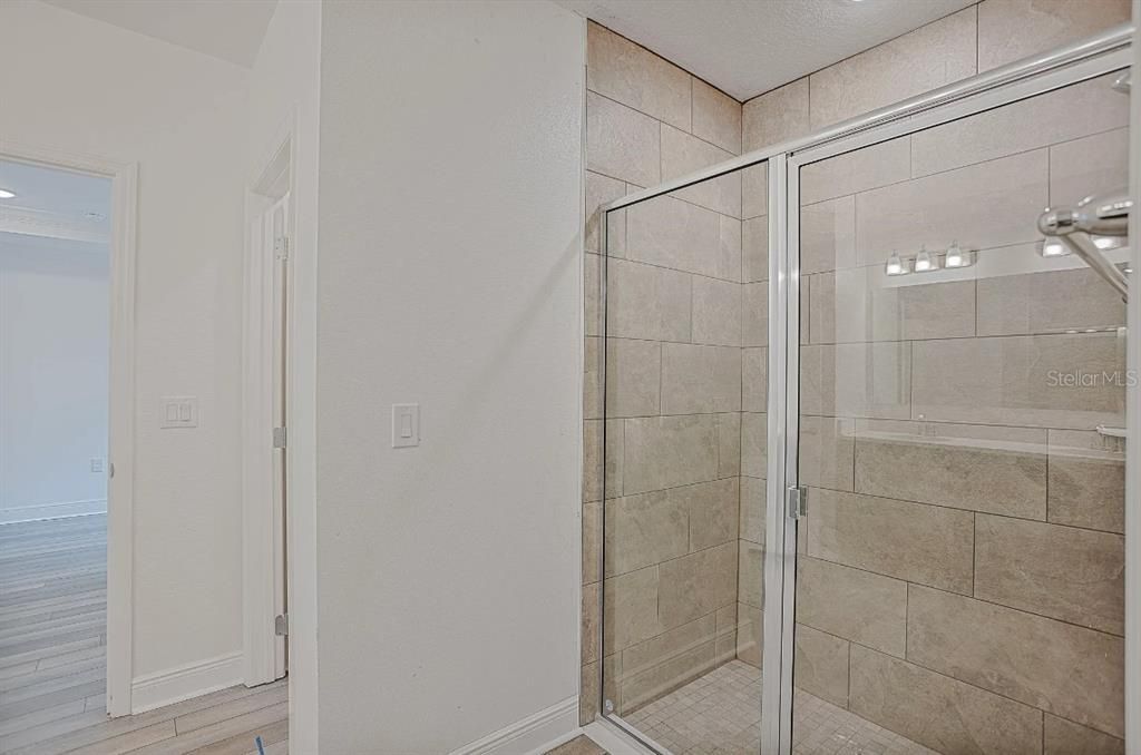 Active With Contract: $354,900 (3 beds, 2 baths, 1760 Square Feet)