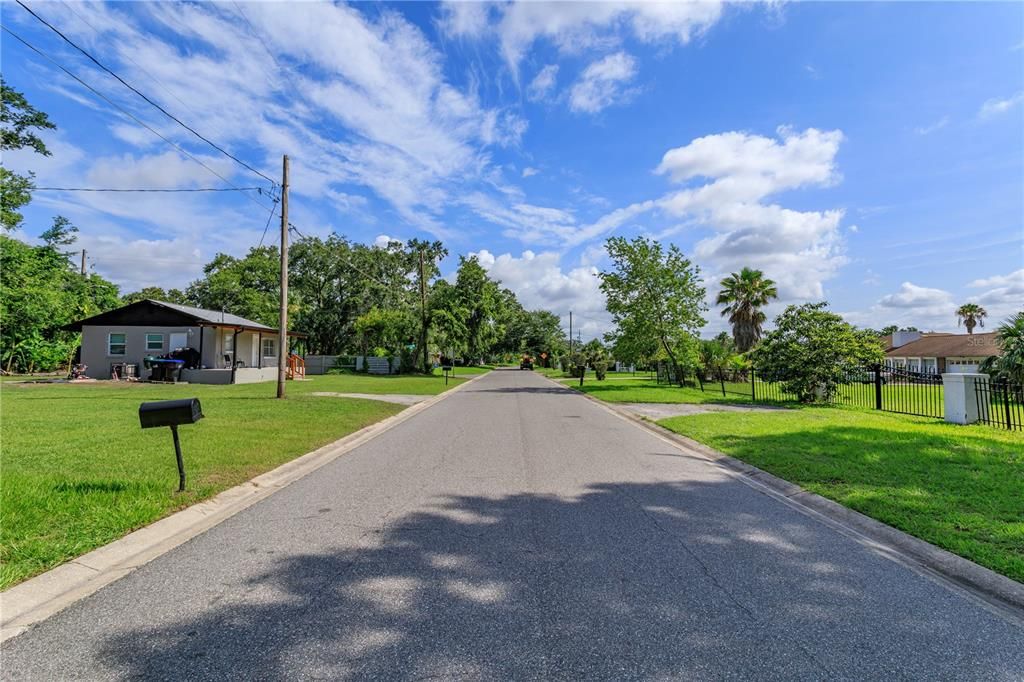 На продажу: $440,000 (1.88 acres)