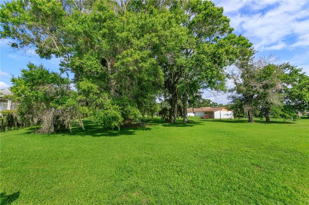 На продажу: $440,000 (1.88 acres)