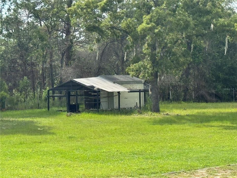 合同活跃: $323,000 (5 贝兹, 2 浴室, 2312 平方英尺)