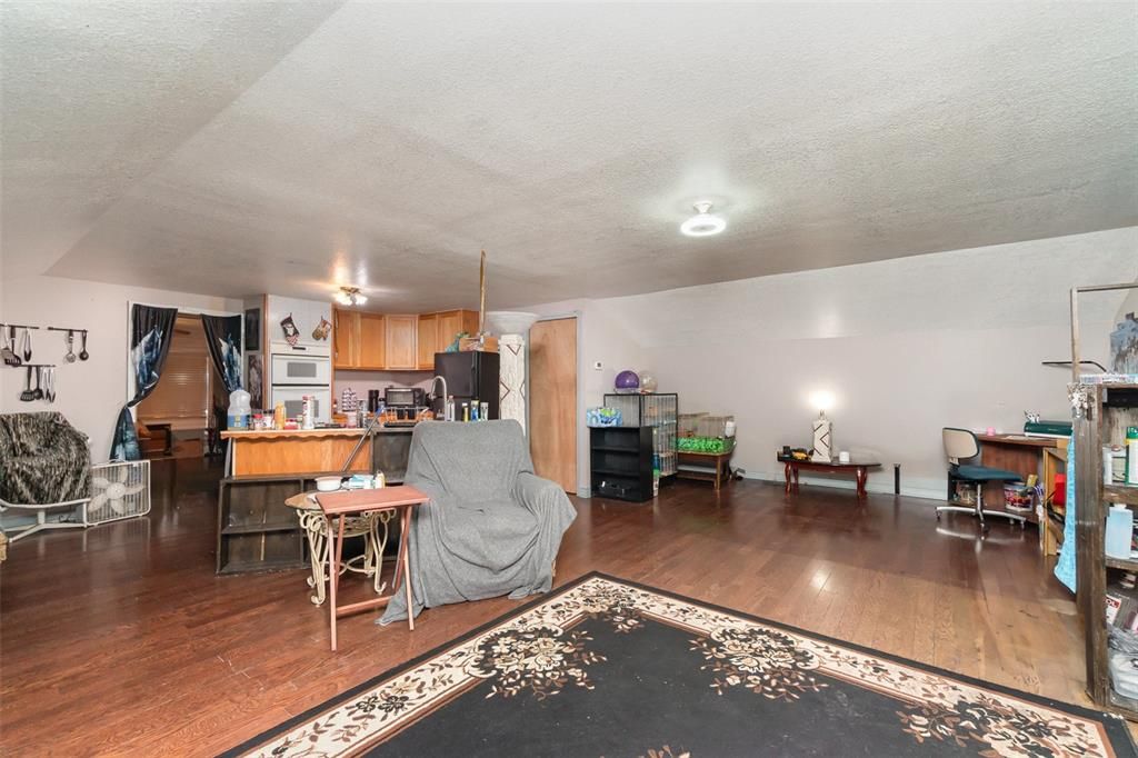 待售: $999,999 (4 贝兹, 3 浴室, 4099 平方英尺)