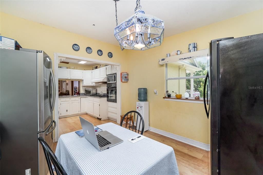 待售: $999,999 (4 贝兹, 3 浴室, 4099 平方英尺)