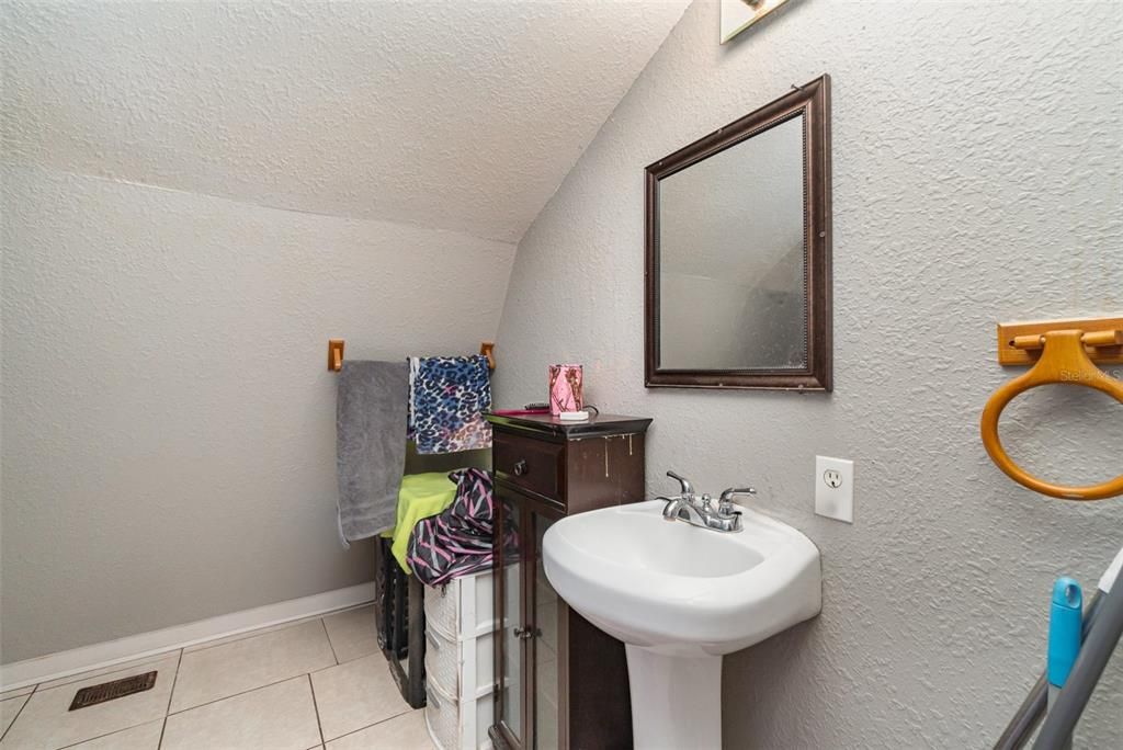 待售: $999,999 (4 贝兹, 3 浴室, 4099 平方英尺)