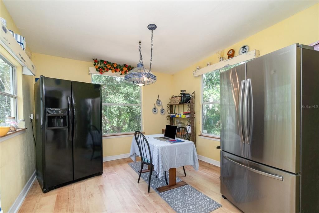 待售: $999,999 (4 贝兹, 3 浴室, 4099 平方英尺)