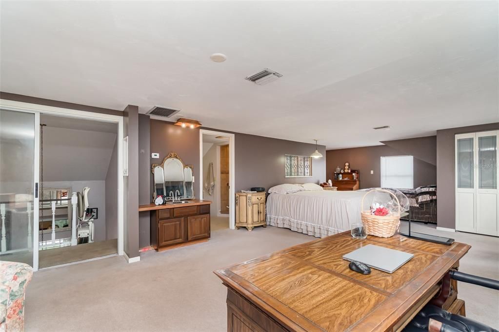 待售: $999,999 (4 贝兹, 3 浴室, 4099 平方英尺)