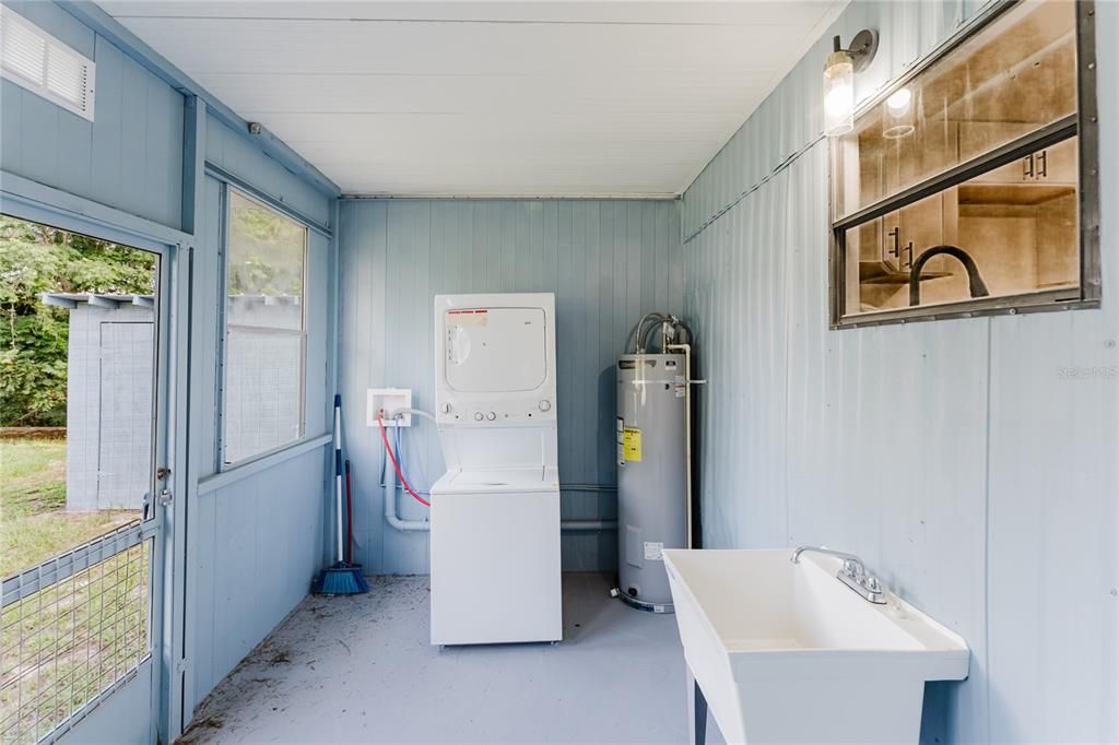 На продажу: $84,950 (2 спален, 1 ванн, 576 Квадратных фут)