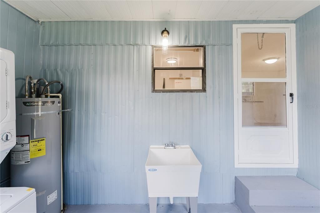 На продажу: $84,950 (2 спален, 1 ванн, 576 Квадратных фут)