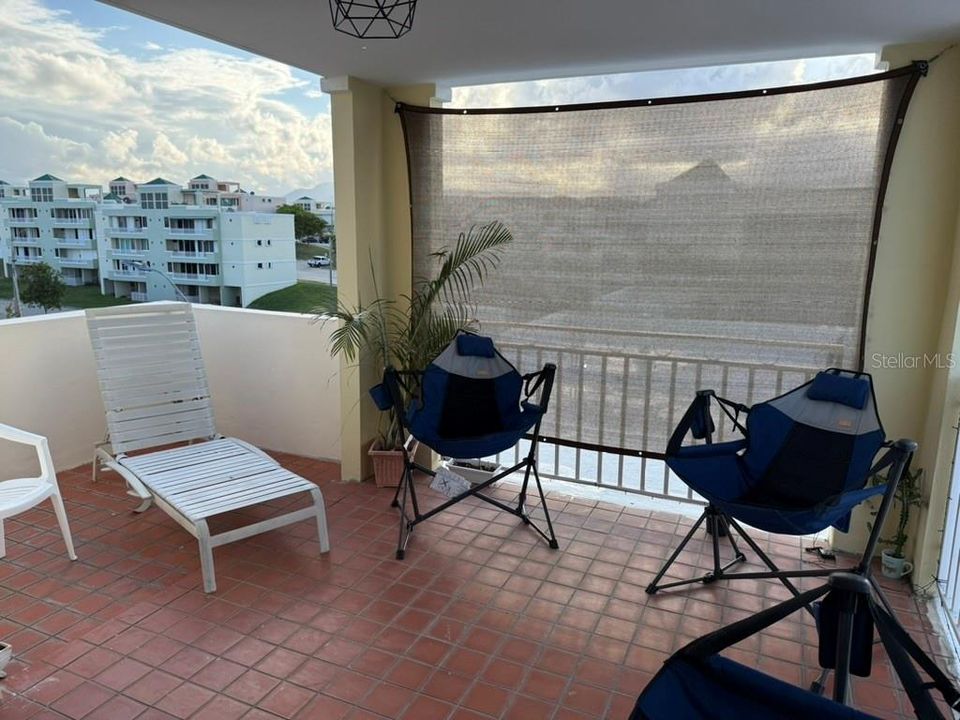 For Sale: $290,000 (3 beds, 2 baths, 1200 Square Feet)