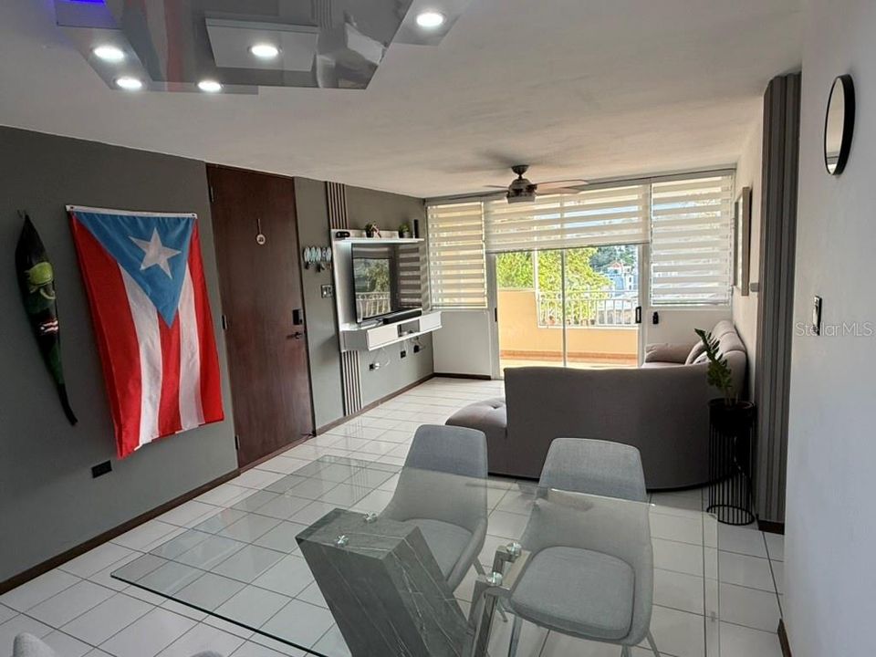 For Sale: $290,000 (3 beds, 2 baths, 1200 Square Feet)