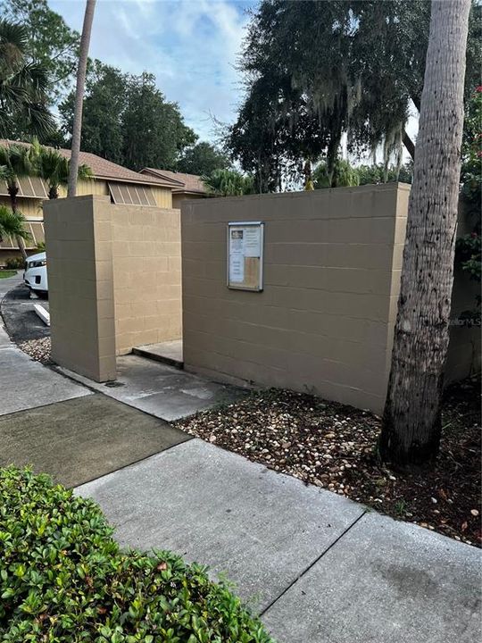 На продажу: $168,000 (2 спален, 2 ванн, 897 Квадратных фут)